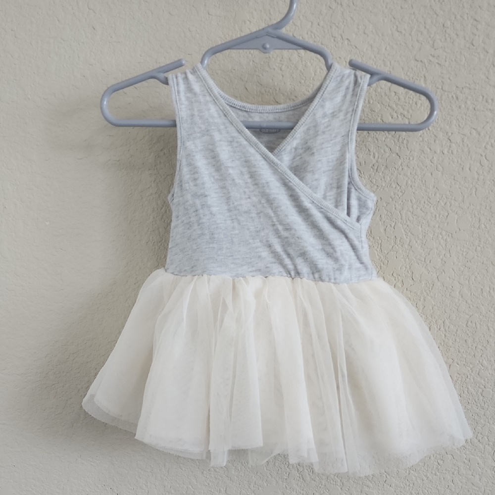 Old Navy Baby Girl Gray and White Tutu Dress 0-3m